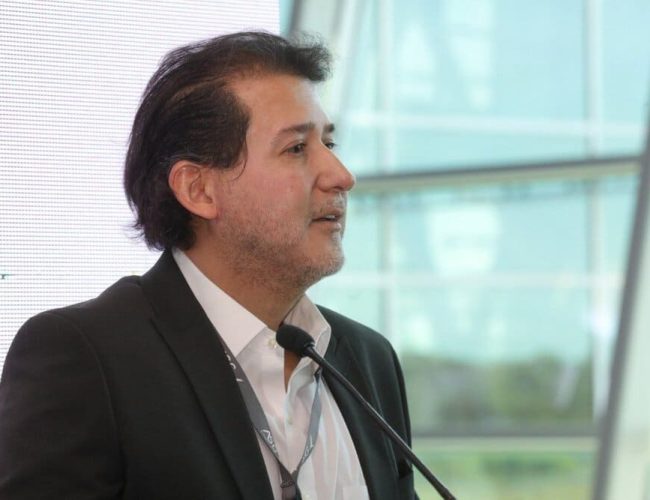 Iván Navarro encabeza acciones para desarrollar talento y potenciar el hub aeronáutico